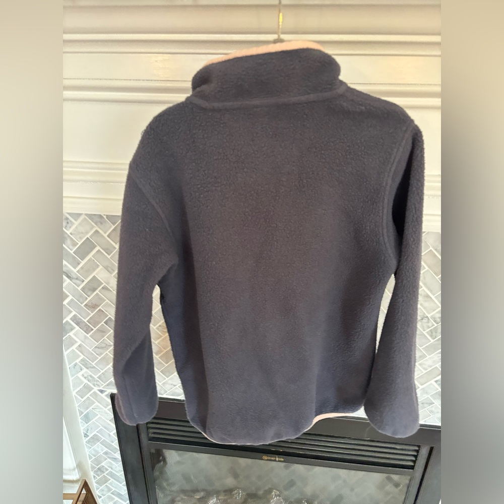 Patagonia Kids Fleece Pullover Jacket - Charcoal with Light Pink Trim - Picture 2 of 3
